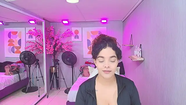 Snapshot of Maggy_t18 chatting on 05.22.26 Maggy t18 online show from 05.22.26