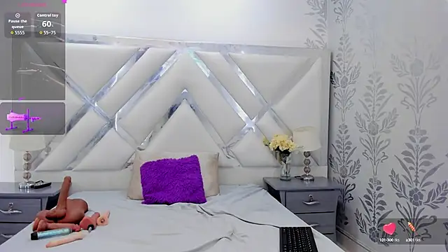 selenareyes online show from 09.24.25