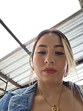Snapshot of Natasanz chatting on 05.16.26 Natasanz online show from 05.16.26
