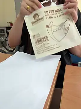 PhuongNhi21 online show from 10.15.25