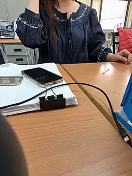 PhuongNhi21 online show from 11.14.25