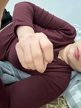 PhuongNhi21 online show from 11.17.25