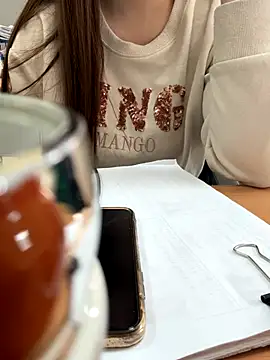 PhuongNhi21 online show from 12.16.25