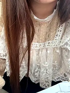 PhuongNhi21 online show from 12.17.25