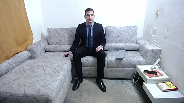 Snapshot of Victor_Maitland chatting on 10.21.25 Victor Maitland online show from 10.21.25
