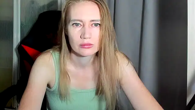 Snapshot of JessFoxxx chatting on 05.27.26 JessFoxxx online show from 05.27.26