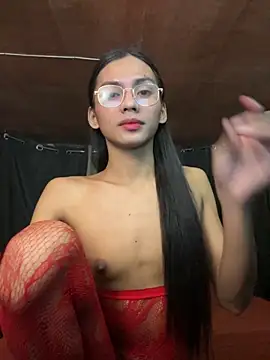 Snapshot of Ur_latinahotpaprika chatting on 10.11.25 Ur latinahotpaprika online show from 10.11.25