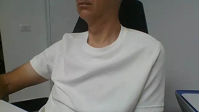 Snapshot of Sensor2000 chatting on 07.02.26 Sensor2000 online show from 07.02.26