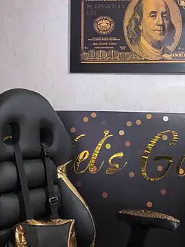 candy  fox  online show from 10.03.25