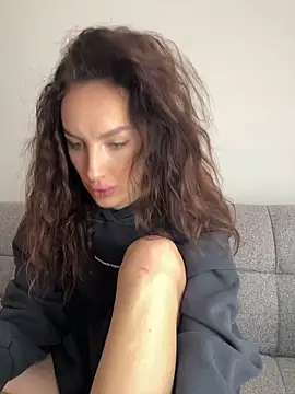 goodgirldevil online show from 11.13.25