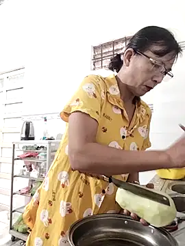 Tina 2pp online show from 12.03.25