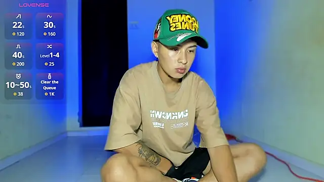 Snapshot of Archie-Davis chatting on 10.11.25 Archie-Davis online show from 10.11.25