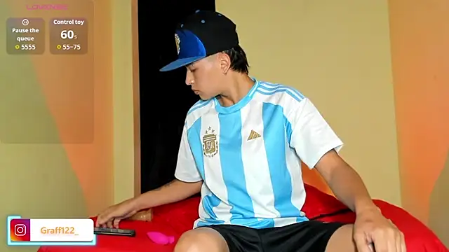 Snapshot of Archie-Davis chatting on 10.12.25 Archie-Davis online show from 10.12.25