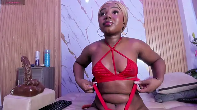 Snapshot of Eva_Johnss chatting on 11.22.25 Eva Johnss online show from 11.22.25