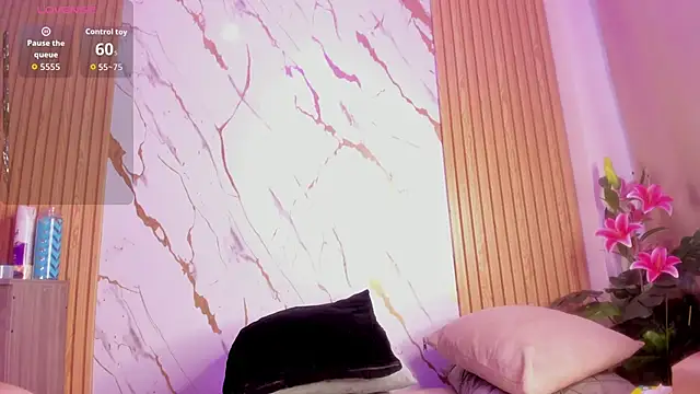 Snapshot of Eva_Johnss chatting on 12.04.25 Eva Johnss online show from 12.04.25