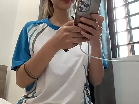 Snapshot of Min_sara69 chatting on 10.14.25 Min sara69 online show from 10.14.25