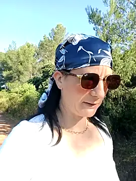 Snapshot of caro252 chatting on 05.23.26 caro252 online show from 05.23.26