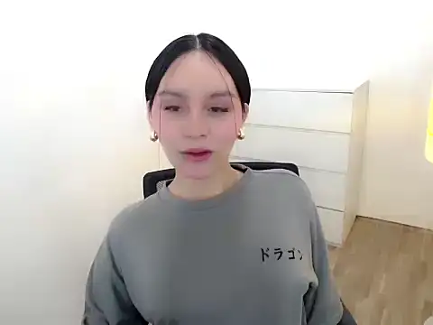 holly tabby online show from 10.19.25