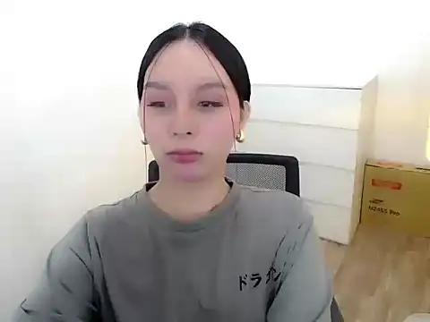 holly tabby online show from 11.16.25