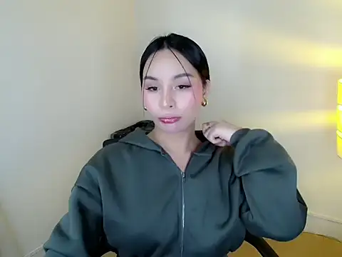 Snapshot of holly_tabby chatting on 06.26.26 holly tabby online show from 06.26.26