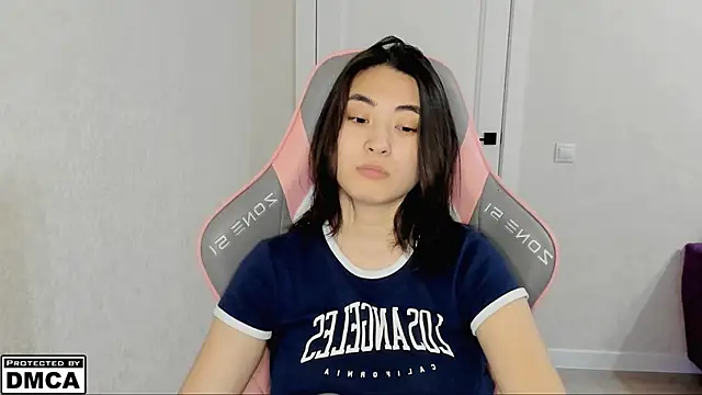 MeilideQian1 online show from 10.18.25