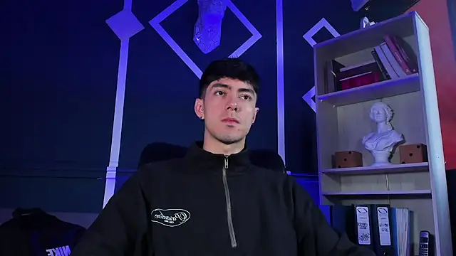 etham wolf  online show from 09.26.25