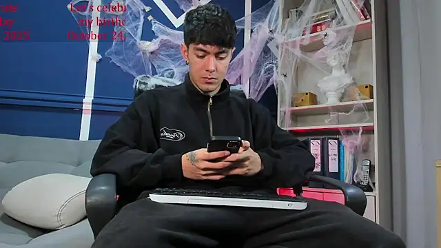 etham wolf  online show from 10.17.25