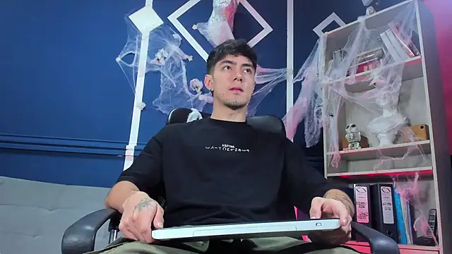 etham wolf  online show from 10.24.25