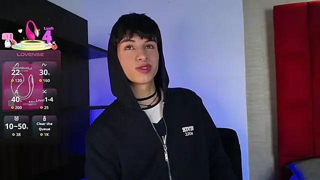 Snapshot of Ezra_Storm chatting on 09.12.25 Ezra Storm online show from 09.12.25