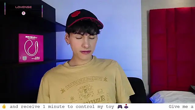 Snapshot of Ezra_Storm chatting on 09.25.25 Ezra Storm online show from 09.25.25