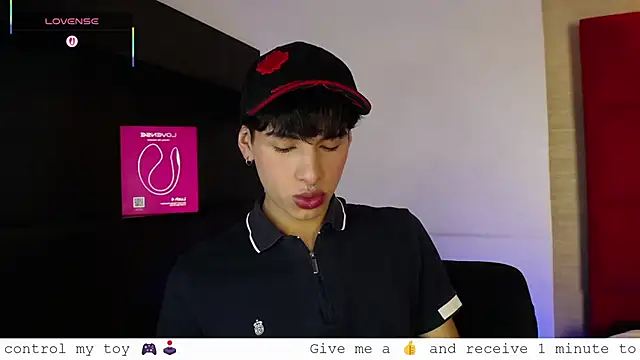 Snapshot of Ezra_Storm chatting on 09.28.25 Ezra Storm online show from 09.28.25