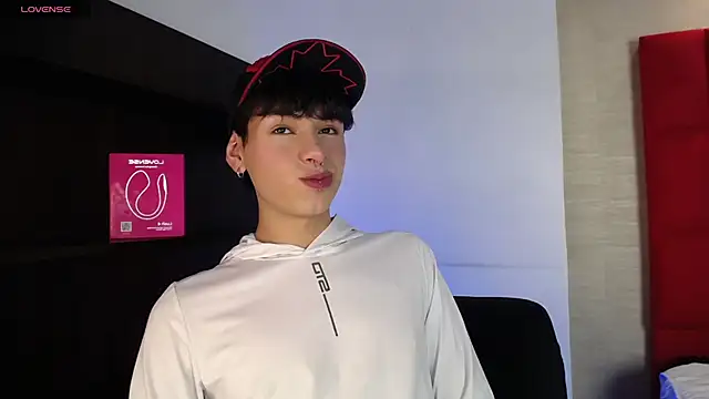 Snapshot of Ezra_Storm chatting on 09.30.25 Ezra Storm online show from 09.30.25