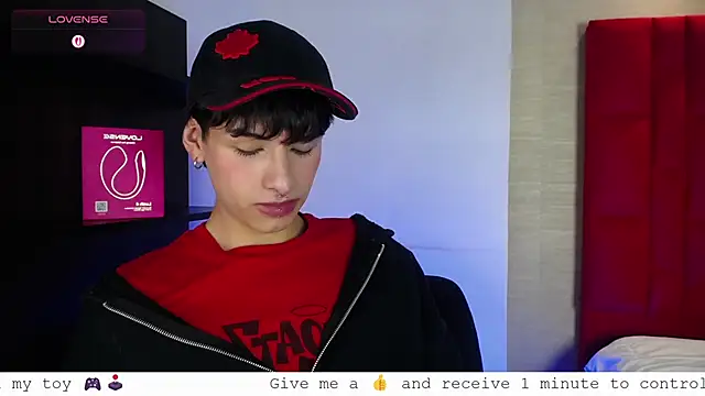 Snapshot of Ezra_Storm chatting on 10.01.25 Ezra Storm online show from 10.01.25