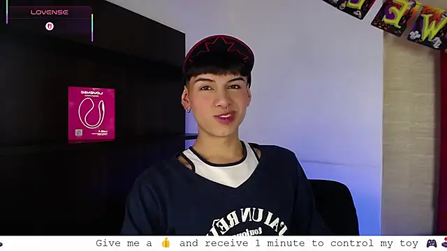 Snapshot of Ezra_Storm chatting on 10.08.25 Ezra Storm online show from 10.08.25