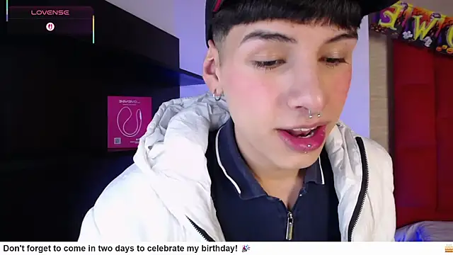 Snapshot of Ezra_Storm chatting on 10.09.25 Ezra Storm online show from 10.09.25