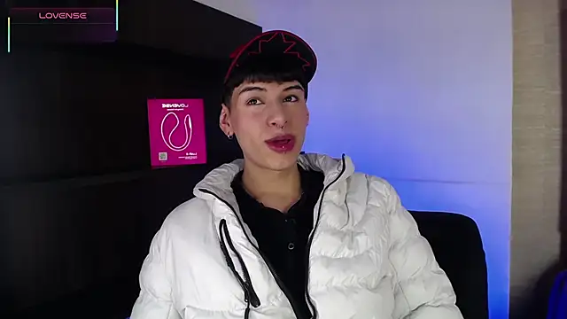 Snapshot of Ezra_Storm chatting on 10.15.25 Ezra Storm online show from 10.15.25