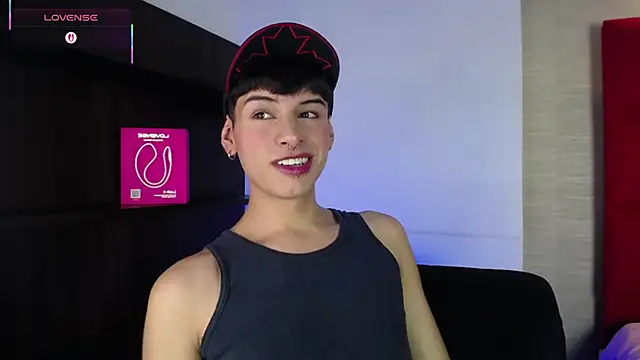 Snapshot of Ezra_Storm chatting on 10.18.25 Ezra Storm online show from 10.18.25