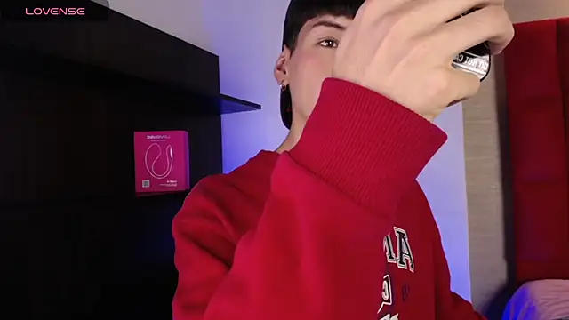 Snapshot of Ezra_Storm chatting on 10.22.25 Ezra Storm online show from 10.22.25