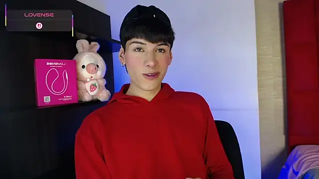 Snapshot of Ezra_Storm chatting on 10.26.25 Ezra Storm online show from 10.26.25