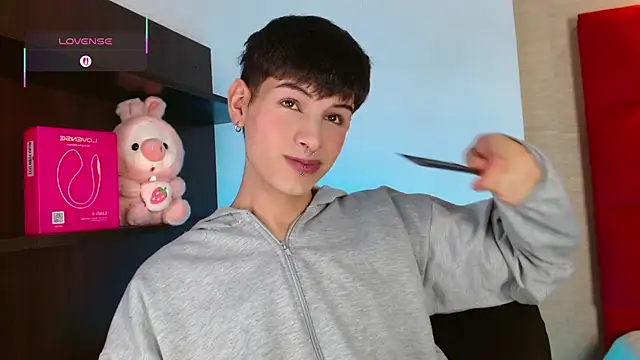 Snapshot of Ezra_Storm chatting on 11.11.25 Ezra Storm online show from 11.11.25