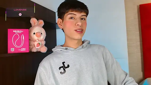 Snapshot of Ezra_Storm chatting on 11.14.25 Ezra Storm online show from 11.14.25