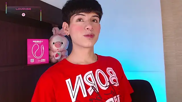 Snapshot of Ezra_Storm chatting on 11.26.25 Ezra Storm online show from 11.26.25