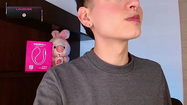 Snapshot of Ezra_Storm chatting on 12.03.25 Ezra Storm online show from 12.03.25