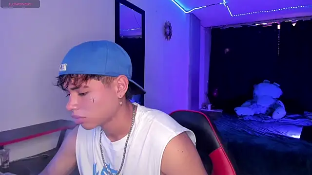 Snapshot of Jostin18 chatting on 09.22.25 Jostin18 online show from 09.22.25