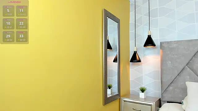 Jade Whisper online show from 12.04.25