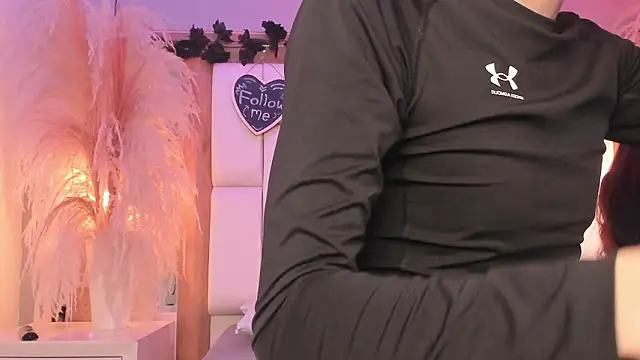 Daphne And Roger online show from 03.23.26