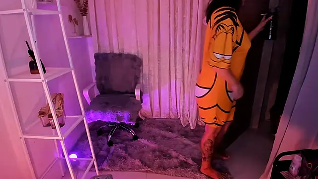 Snapshot of MS_VALERIA chatting on 10.11.25 MS VALERIA online show from 10.11.25