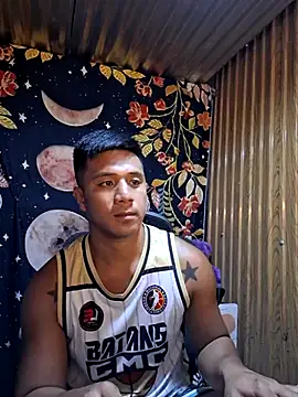 Snapshot of mr_dave chatting on 12.15.25 mr dave online show from 12.15.25