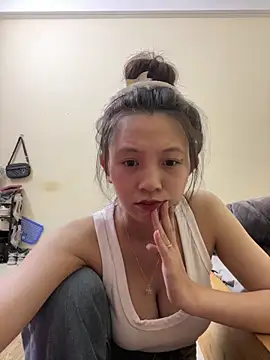 Snapshot of Aghenh chatting on 10.01.25 Aghenh online show from 10.01.25