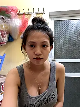 Snapshot of Aghenh chatting on 10.05.25 Aghenh online show from 10.05.25